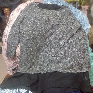 Maurices Black and Gray Crew Neck Sweater